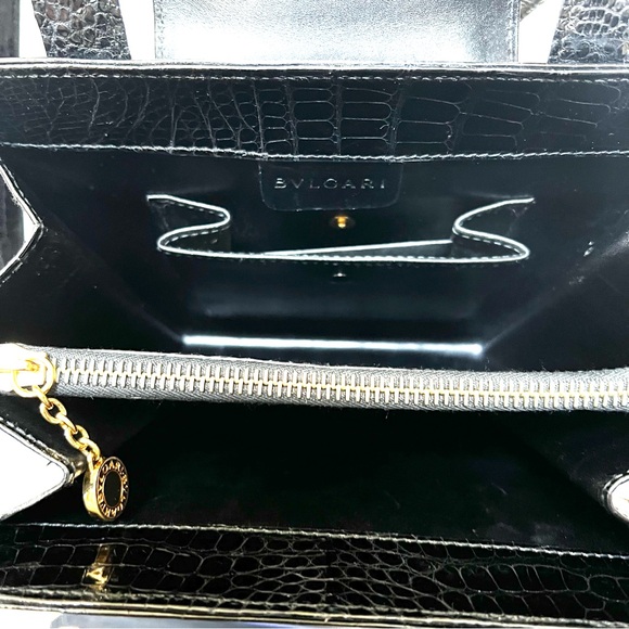 Rare “Bvlgari Bvlgari” Crocodile Shoulder Bag - Picture 9 of 10